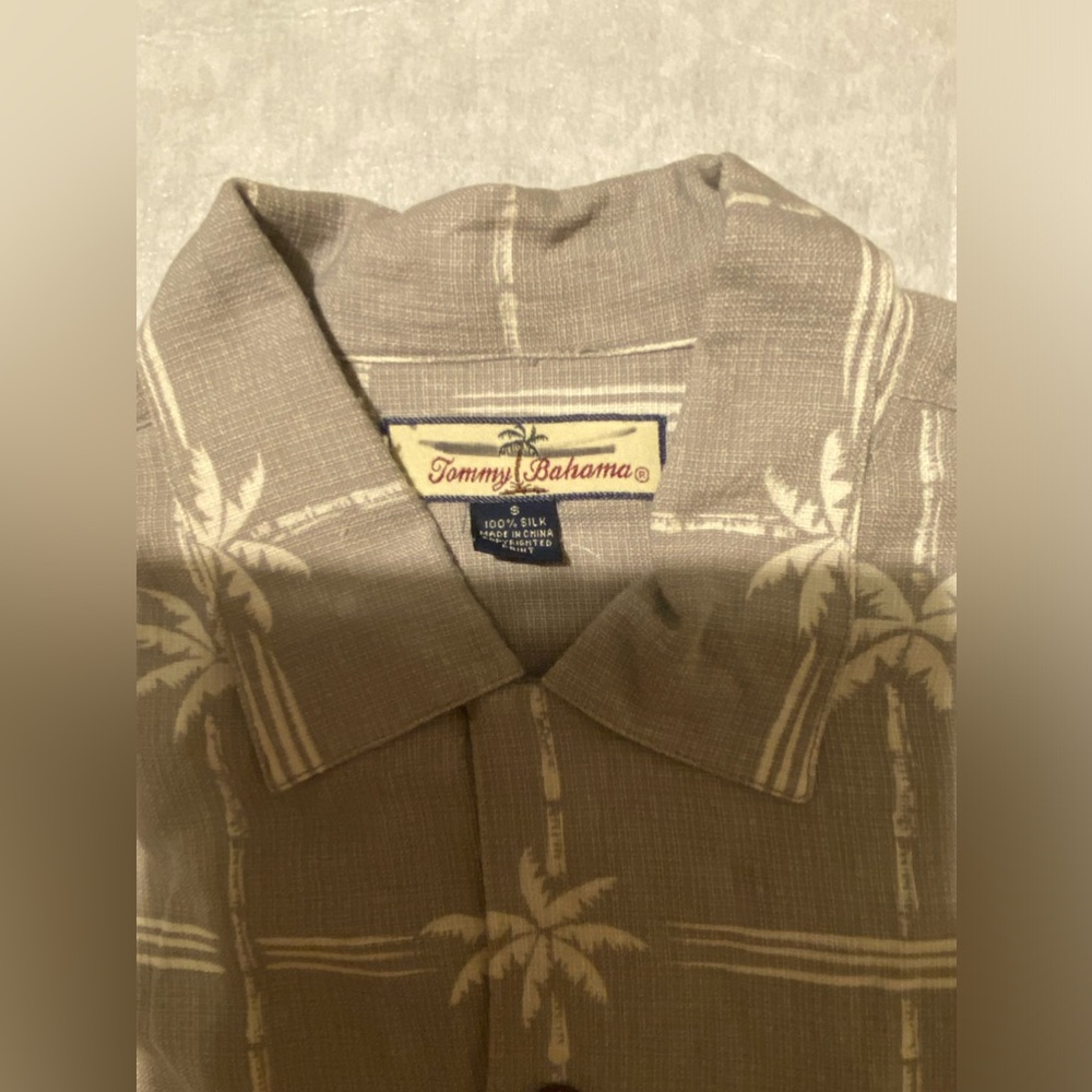 Tommy Bahama Men’s Casual Dress Shirt size Small